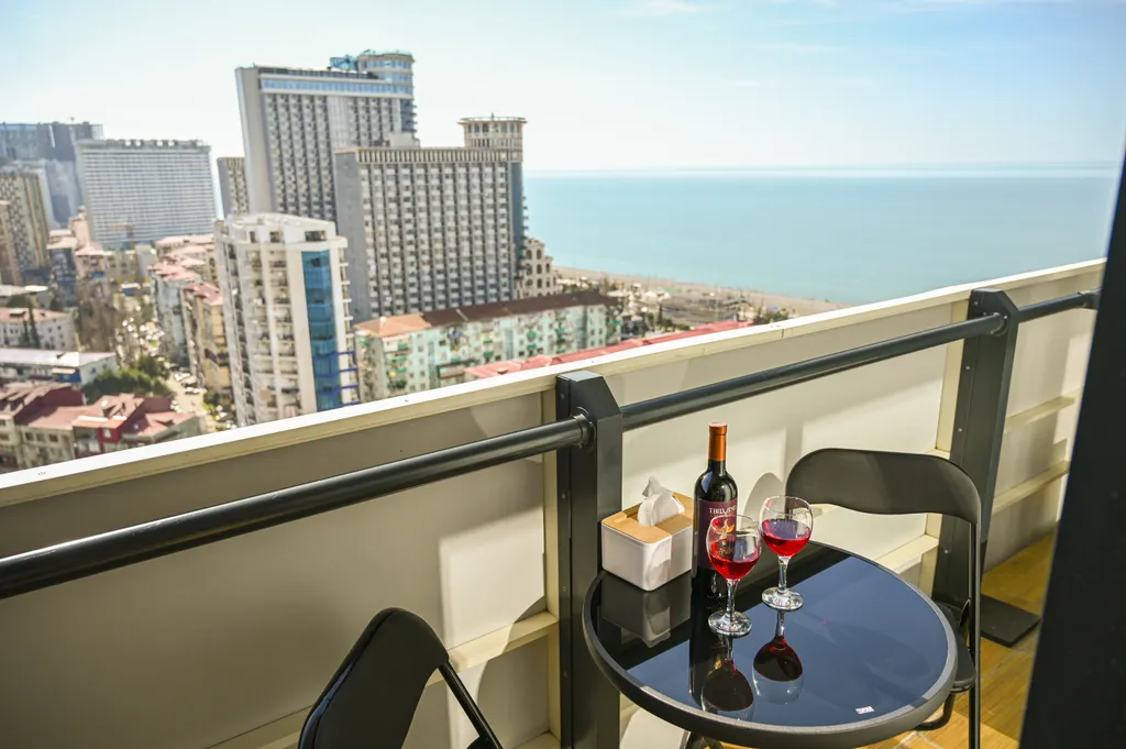 Квартира Квартира Большая студия с шикарным видом на море и горы — Батуми