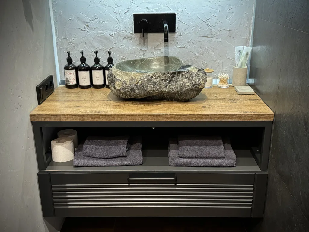 Дизайн-студия с видом на город