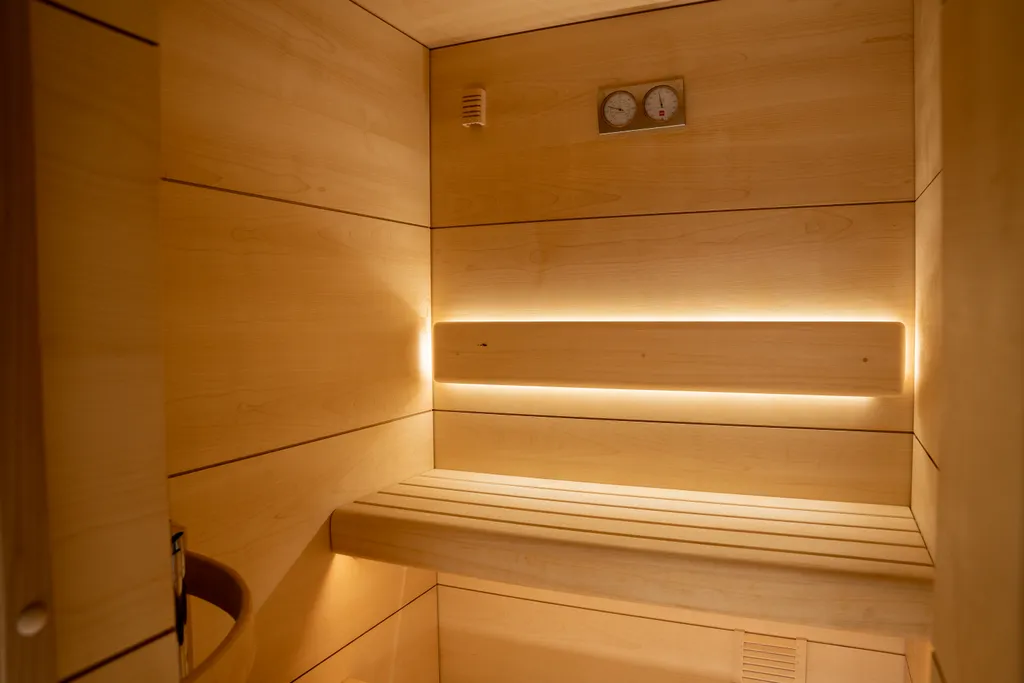 Уникальная локация-отдельный этаж из 3 комнат в спа-комплексе