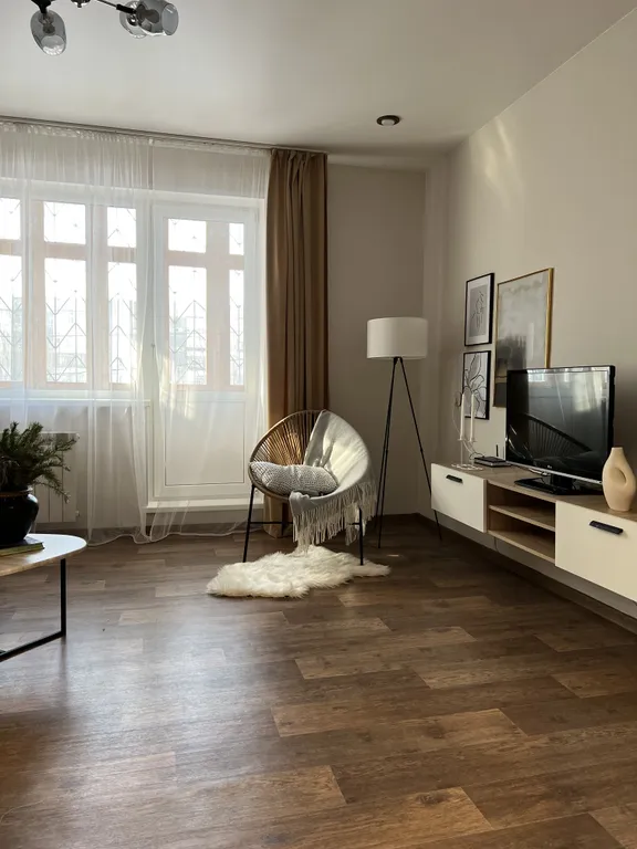 Квартира Просторная квартира с видом на сквер — Красноярск