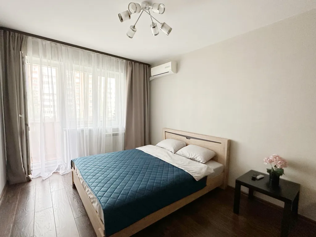 Двухкомнатная квартира в 10 минутах пешком от набережной