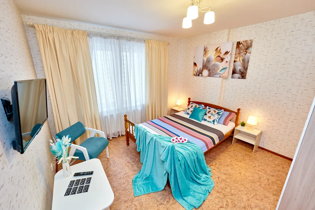 Уютная двухкомнатная квартира с отдельной кухней на 7 человек