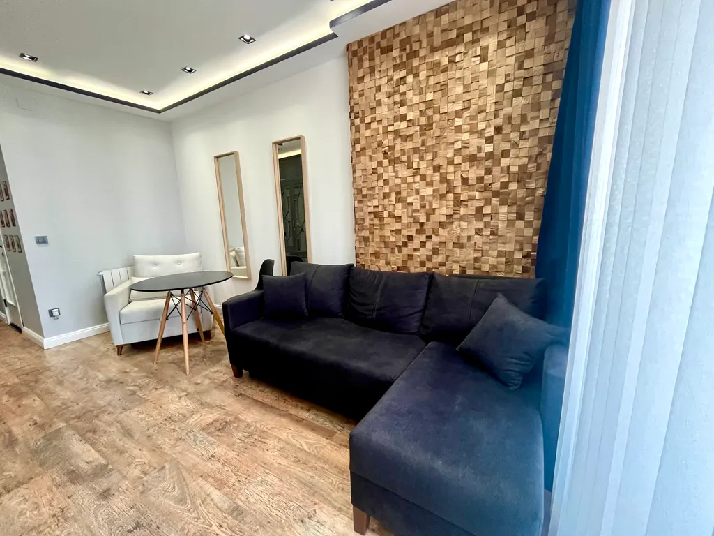 Двухкомнатный апартамент с восхитительным видом на парк и море