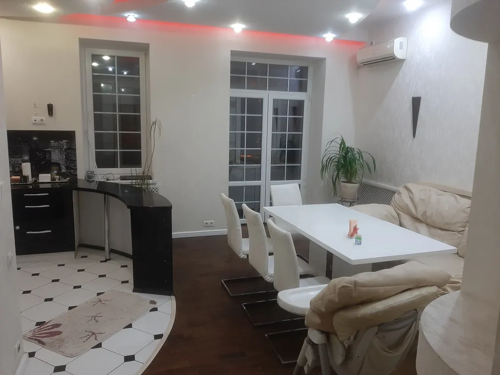 Уютная квартира с дизайнерским ремонтом — аренда посуточно в Каменск-Шахтинский