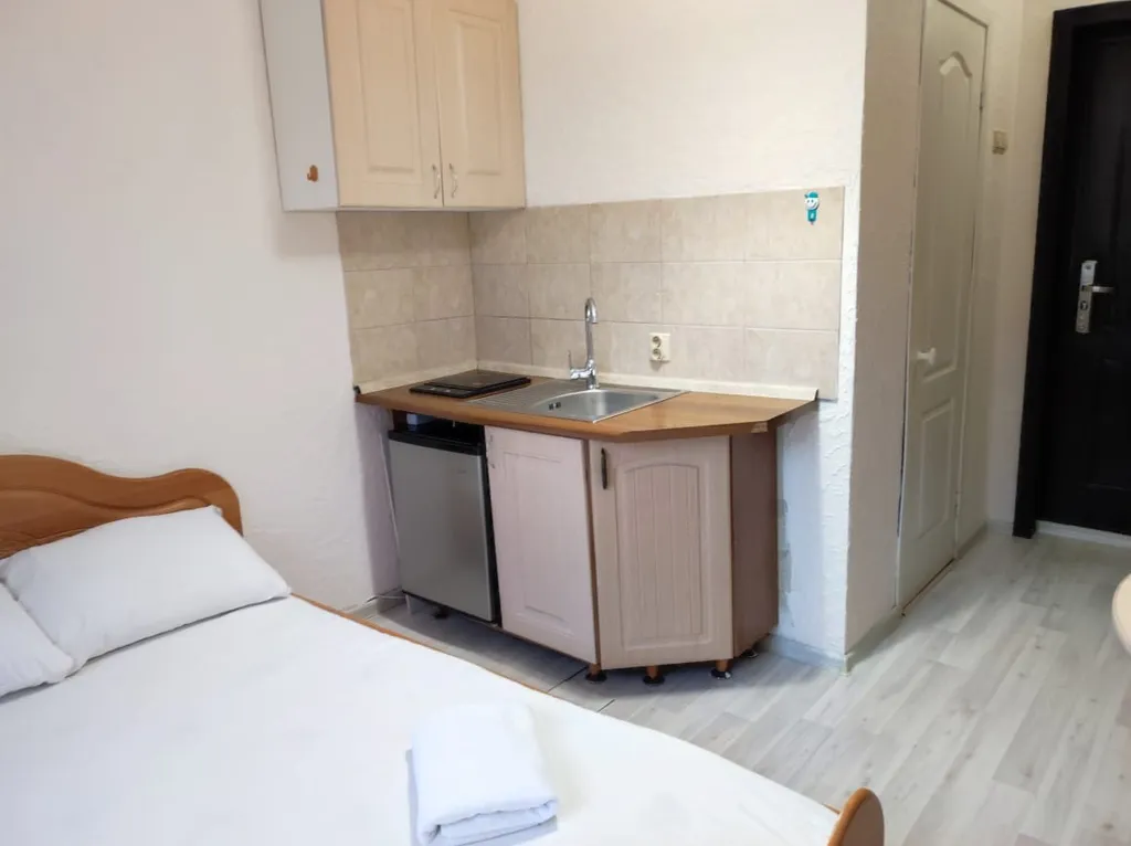 Небольшая студия на Взлетке, ТЦ Планета