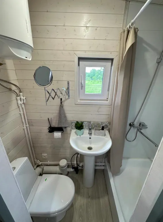 Атмосферный домик вдали от городской суеты