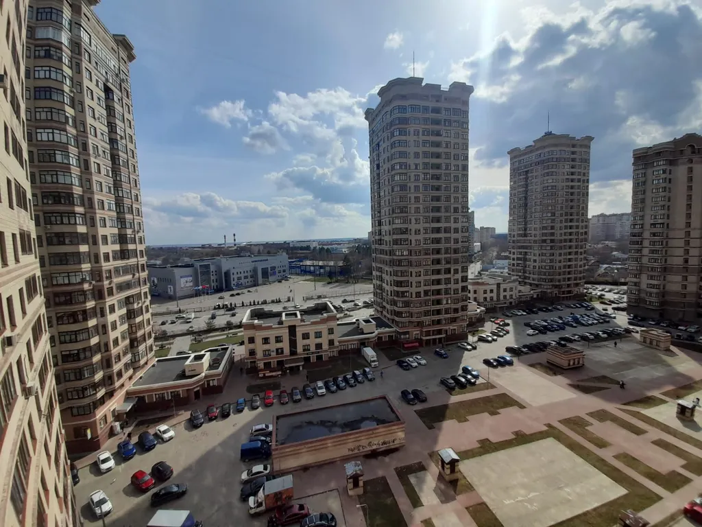 Солнечная 1-комнатная квартира на высоком этаже