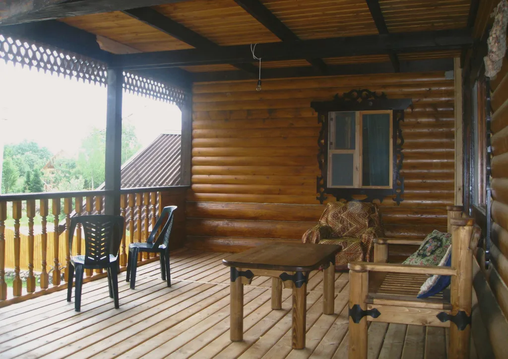 Бревенчатый коттедж на озере Селигер