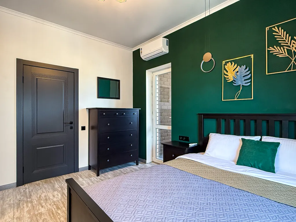 Трехкомнатная дизайнерская квартира в самом центре города