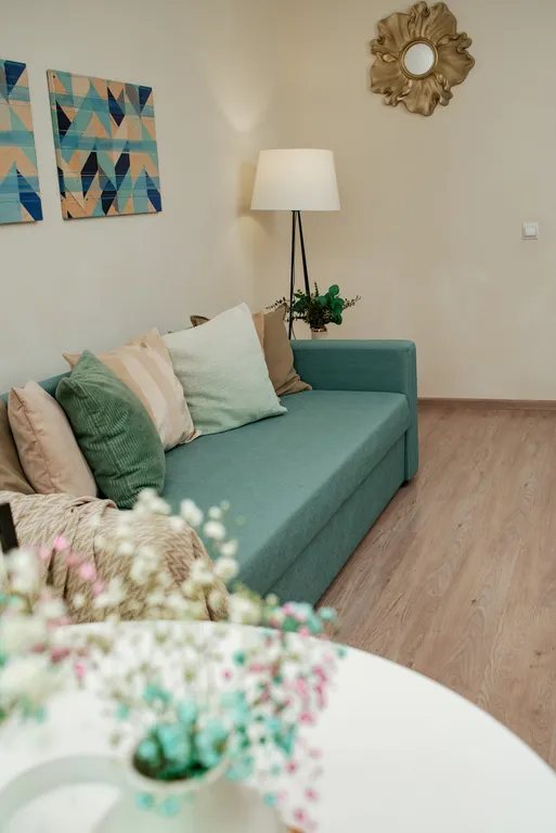 Шикарная квартира видом на пруд около зоопарка