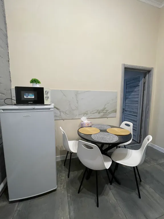 Двухкомнатная квартира на площади Революции