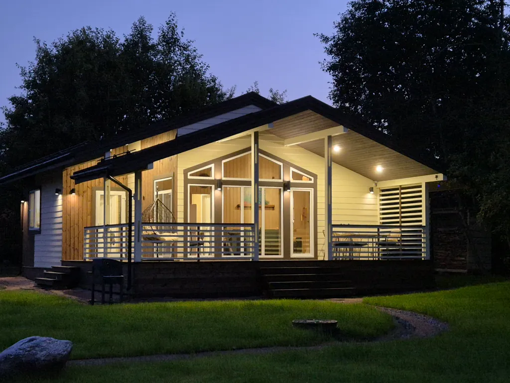 Коттедж Уютнейший дом с роскошным видом на озеро — Ларионово