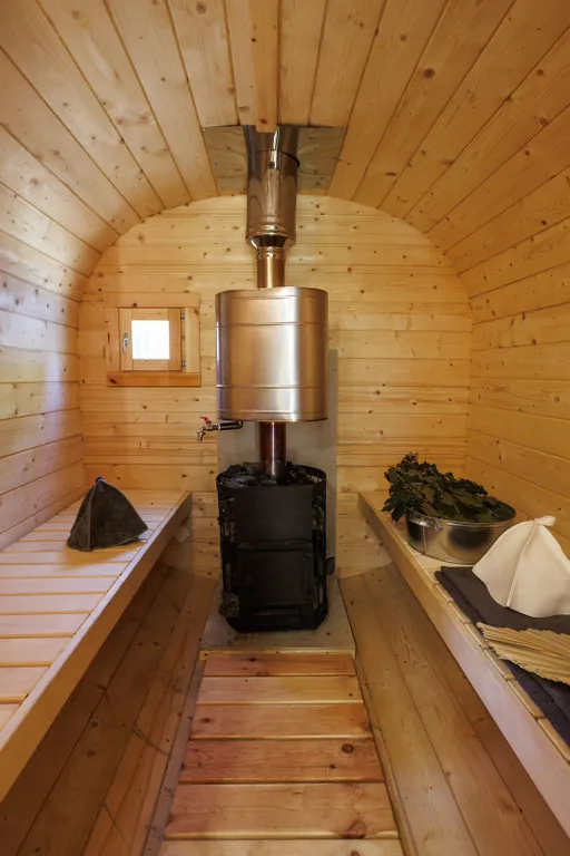 Дом Мая у озера с баней на дровах