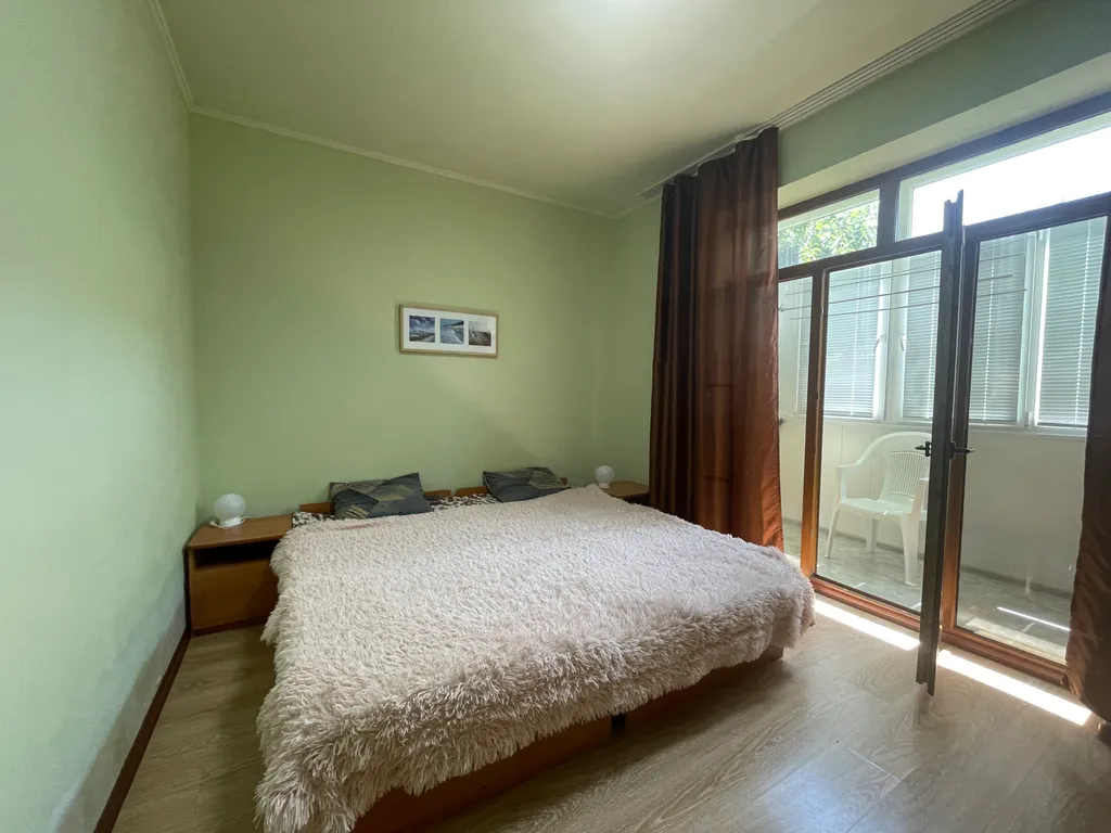 Уютная квартира-студия, с  балконом