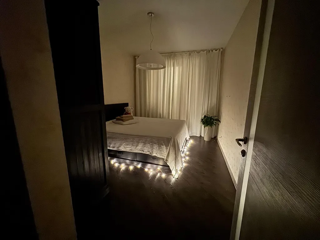 Видовая квартира с панорамным окном в центре