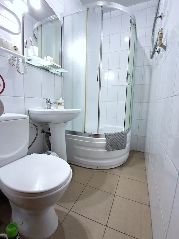 Номер в сердце города.Главный пр-т Азовский-2 мин.Набережная,пляж-5мин