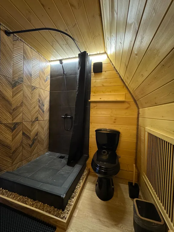 Дoм у реки с собственным причалом и рыбалкой