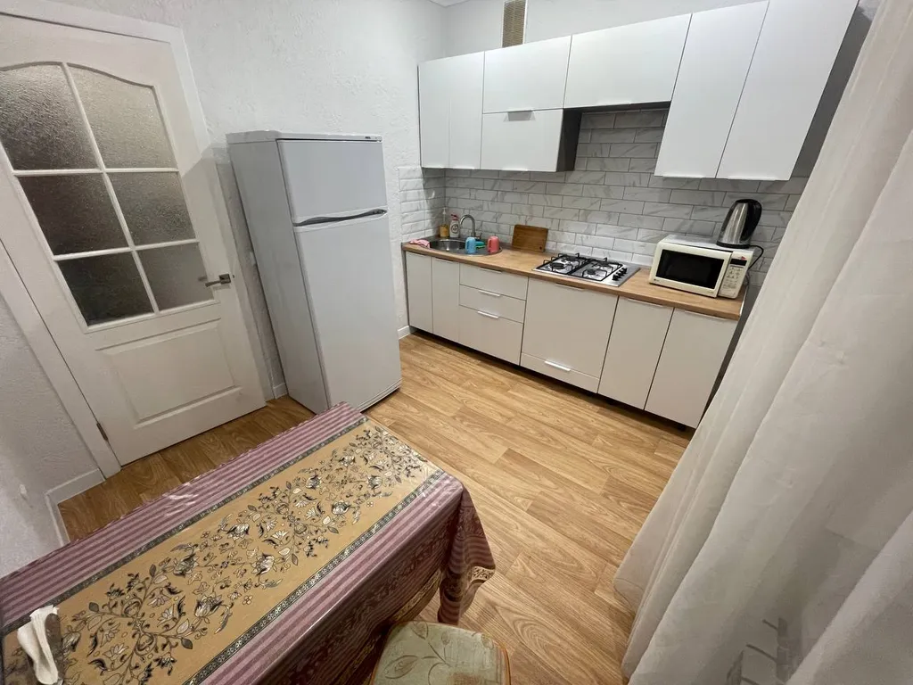 Однокомнатная квартира в новом доме, недалеко от Дворца Спорта Аркада.