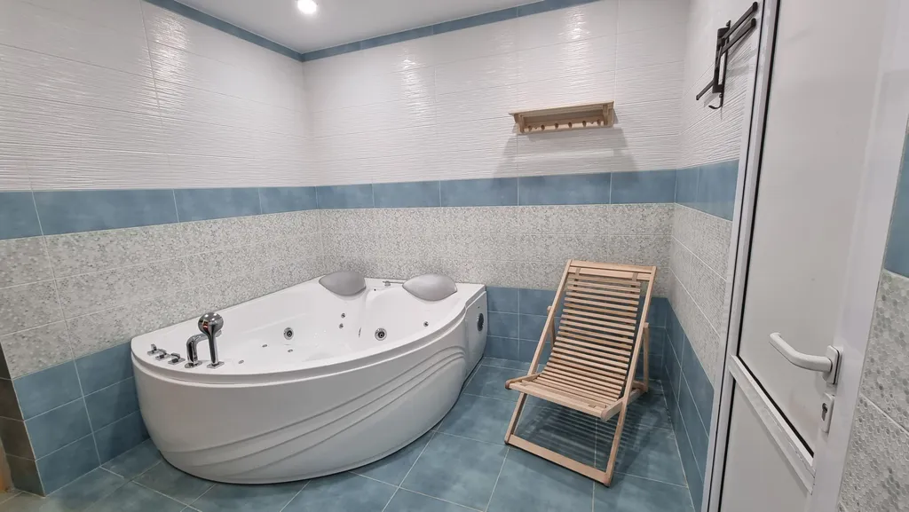 Дом с русской баней, джакузи и уличным чаном