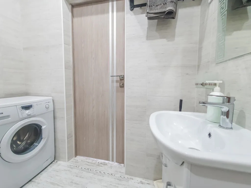 Отдельный дом с благоустроенным двором возле азовского моря