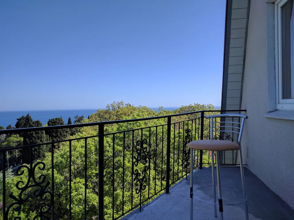 Коттедж Этаж в доме с видом на море и горы в 920 метрах от пляжа — Кацивели