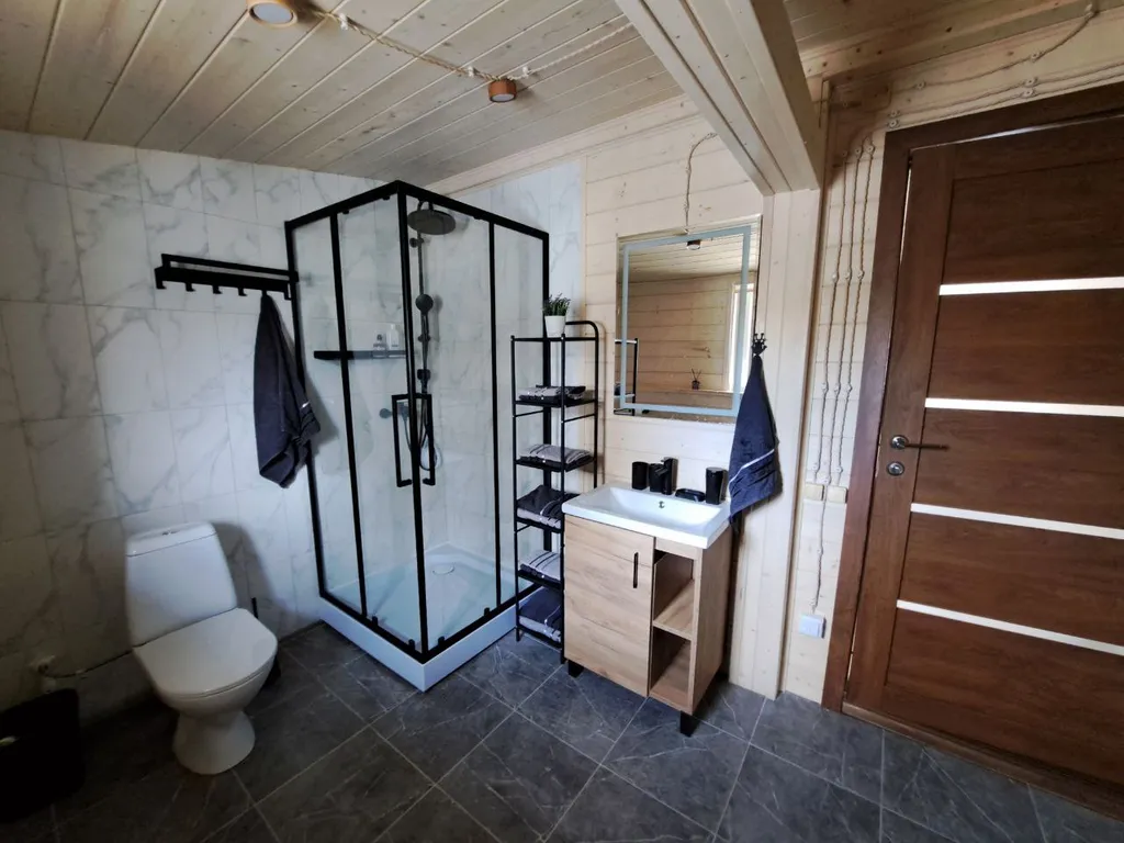 Коттедж Уютный загородный дом с большой гостиной — Стеклянный