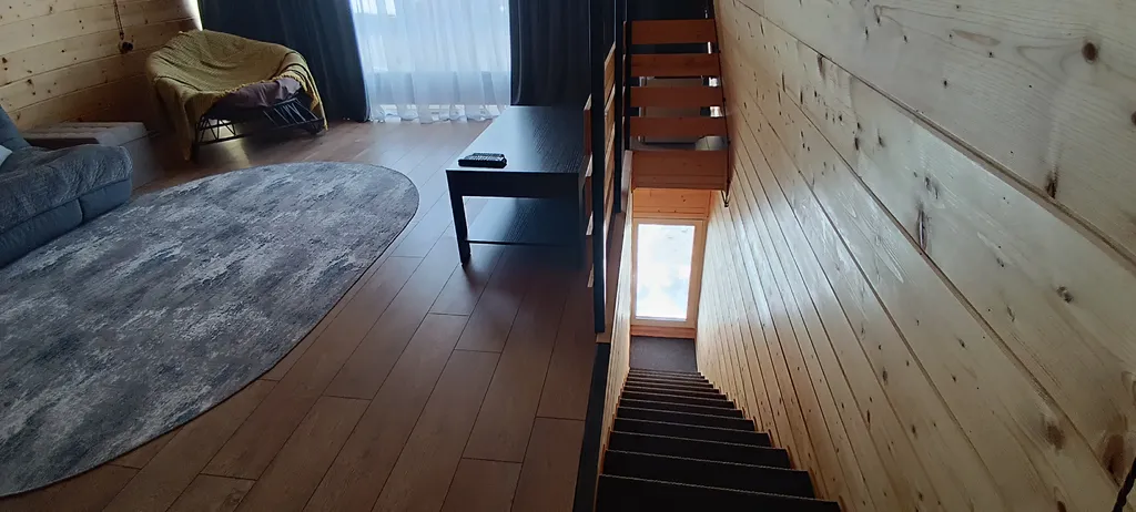 Таунхаус у озера с видом на горы