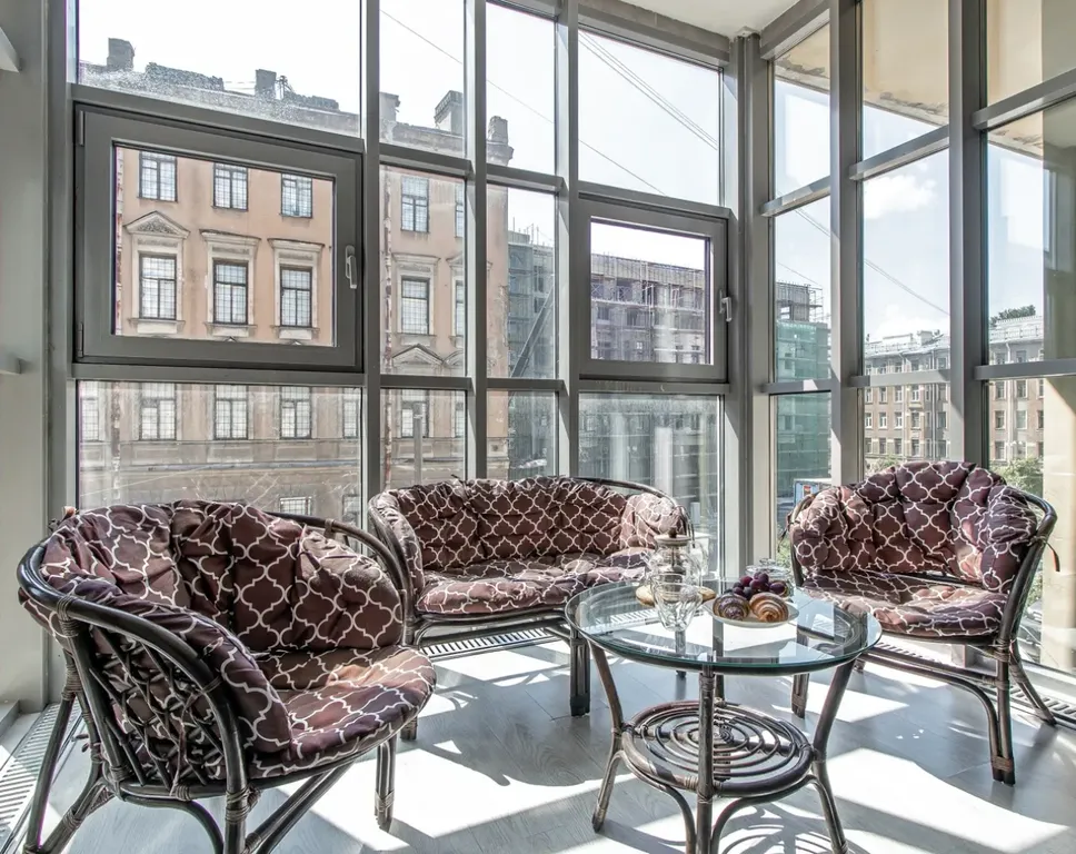 Дизайнерская двухуровневая квартира на Невском