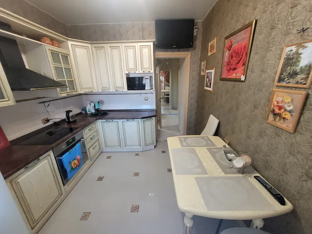 Чистая и уютная квартира с большим смарт тв