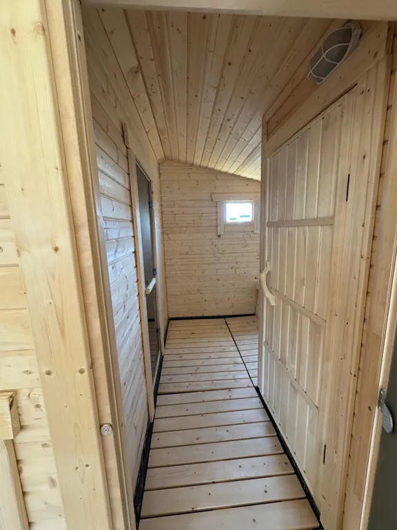 Коттедж Дом с баней и чаном — Левково