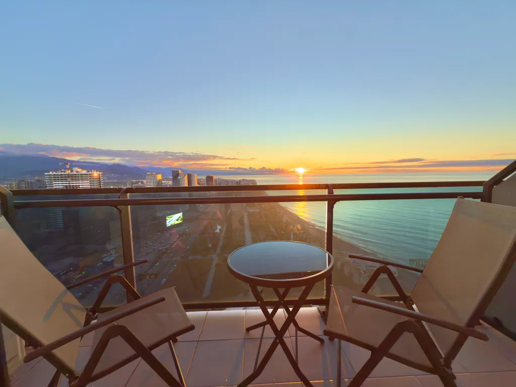 Солнечная студия на берегу моря