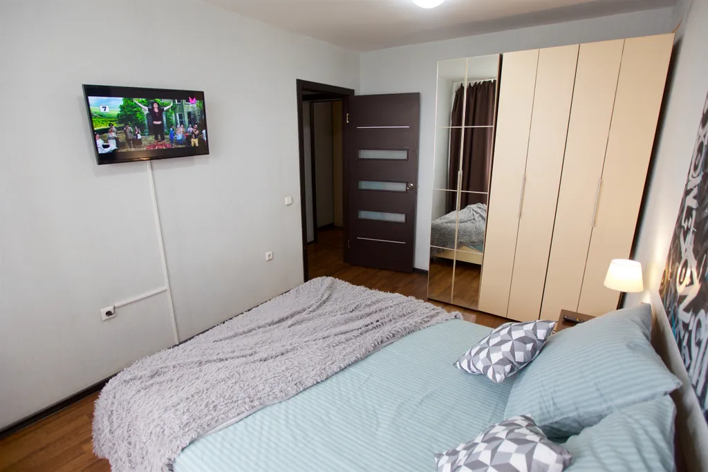 Квартира Квартира Стильная студия у ТРЦ Планета для 6 гостей — Красноярск