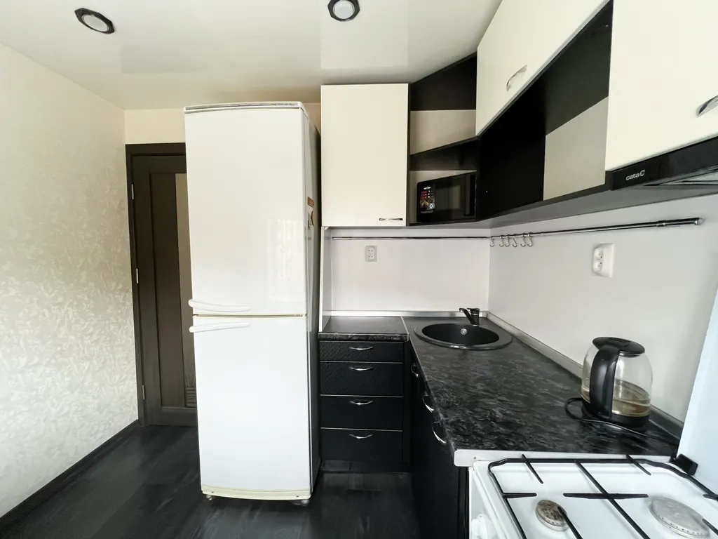 2‑комн. квартира в центре Мурманска на ул. Коминтерна, 17