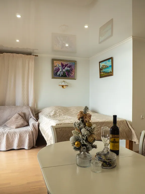 Уютная студия с видом на море и город