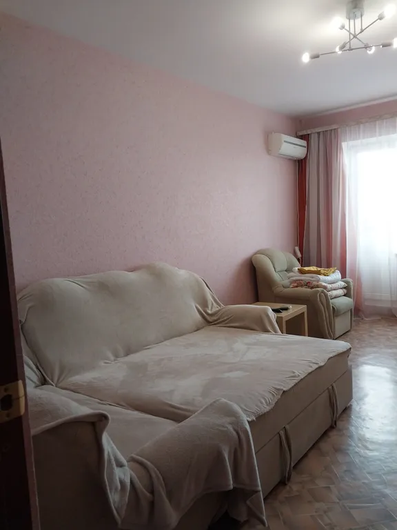 Комфортная евродвушка с двумя диванами в отдельных комнатах