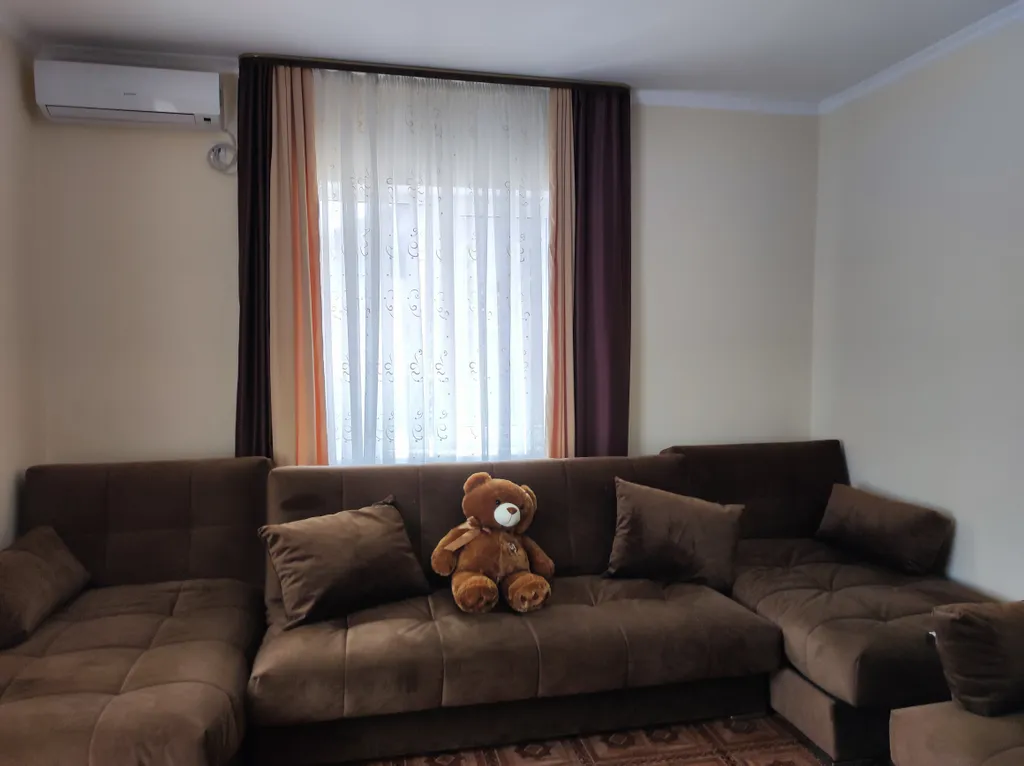 Этаж в уютном доме с видом на Цветник