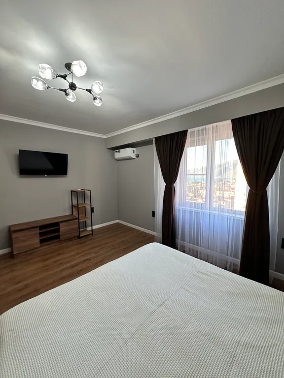 Уютная квартира в сердце города с видом на море и горы