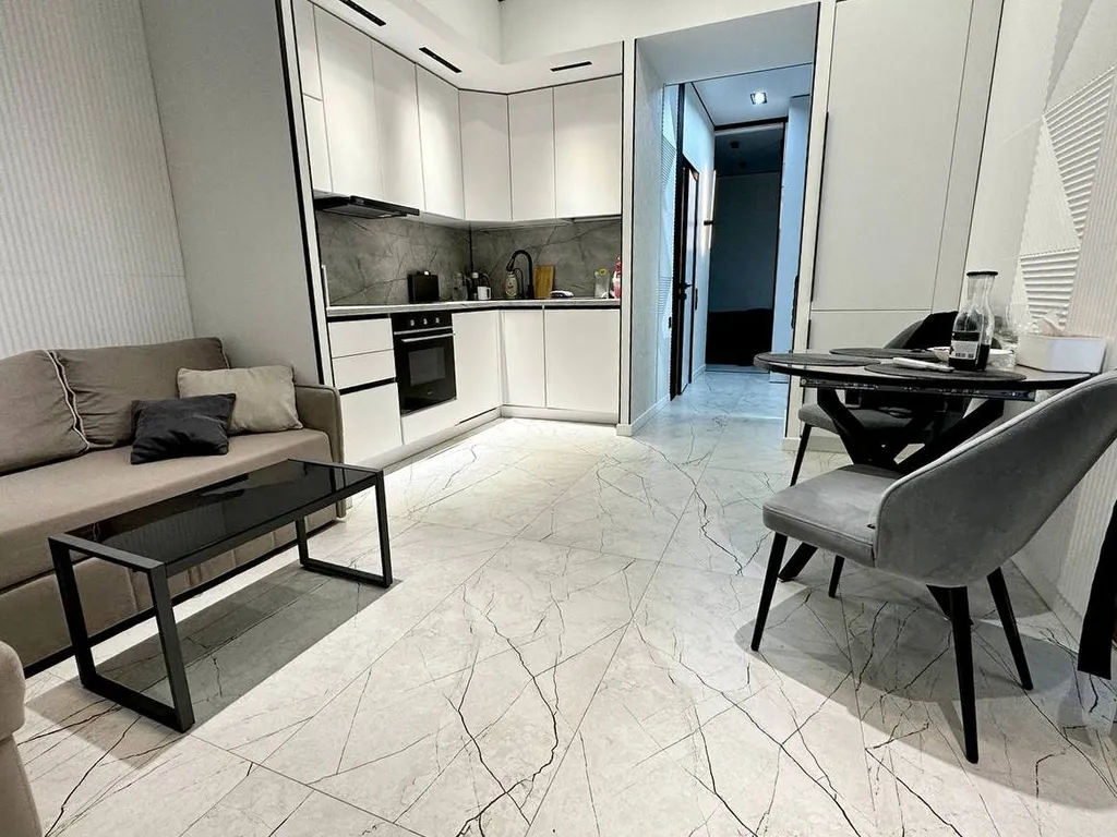 Двухкомнатные апартаменты с прямым видом на море и роскошной террасой