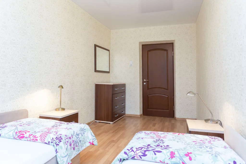 Просторная 3-х комнатная квартира возле станции метро Молодежная