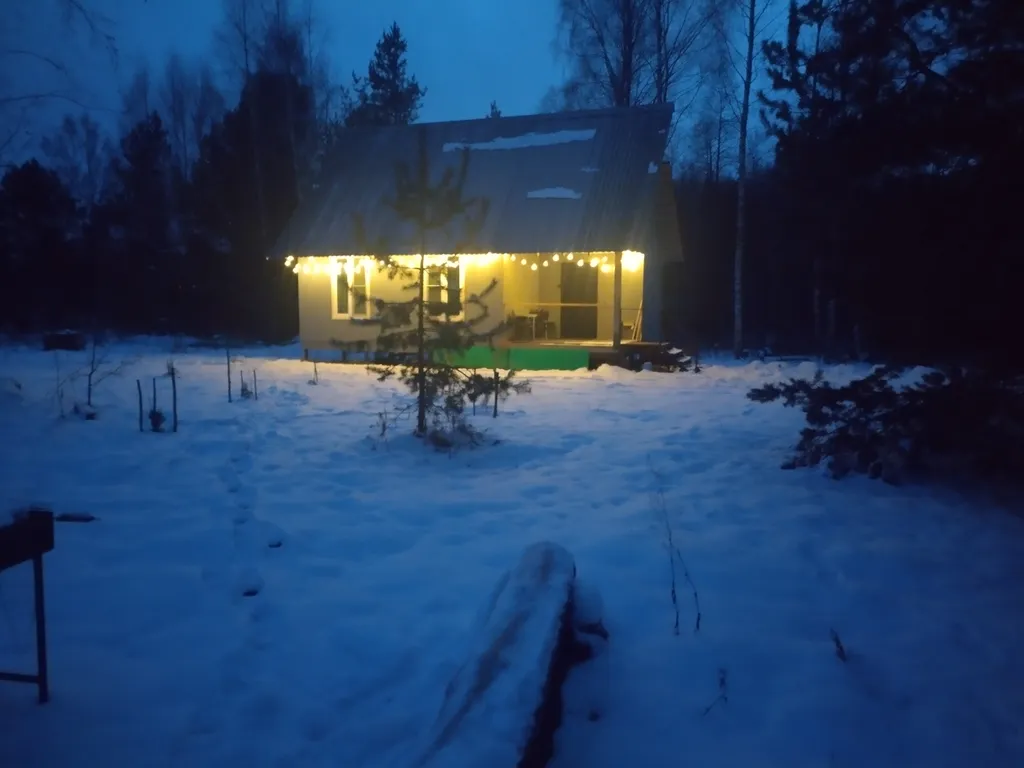 Дом на берегу протоки, ведущей в Вышневолоцкое водохранилище