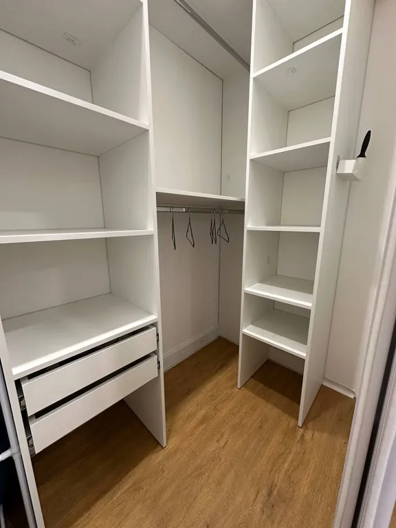 Светлая студия с панорамой центра