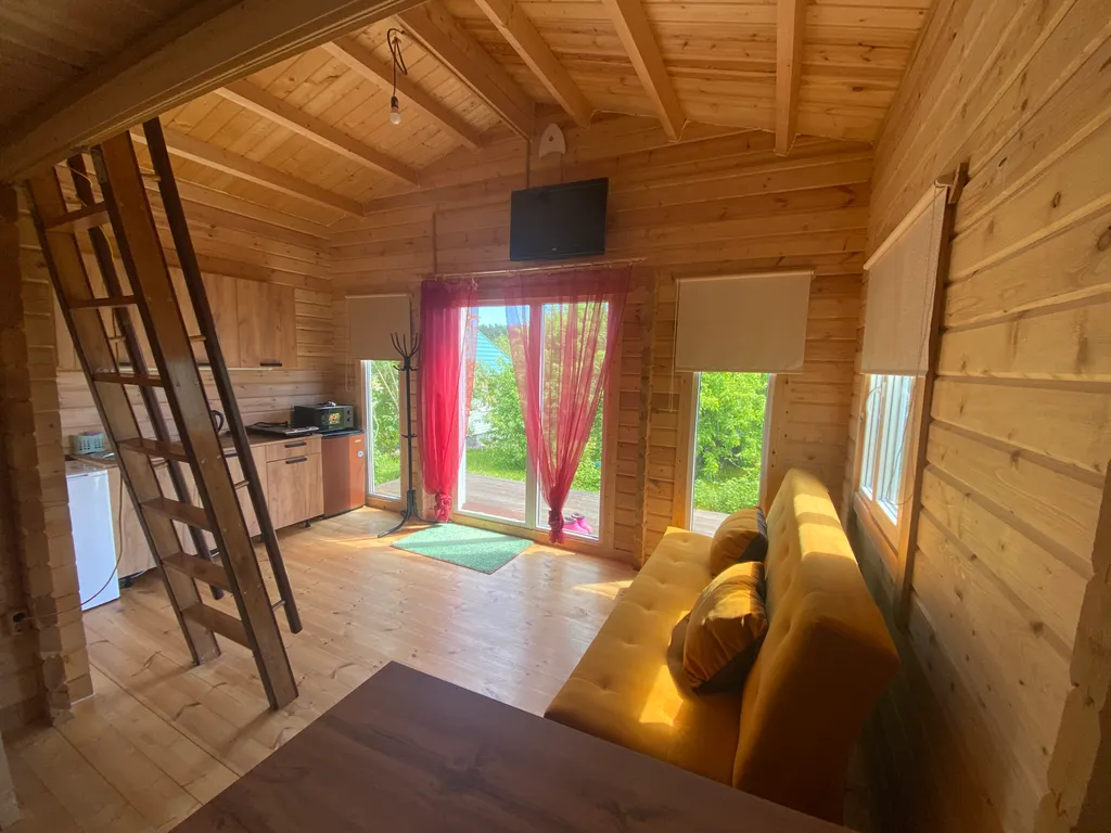 Коттедж на берегу озера