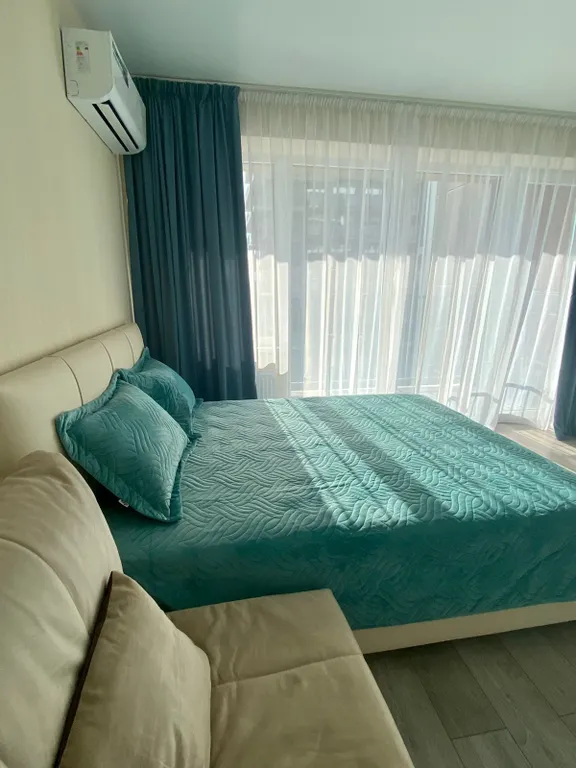 Просторная студия у моря