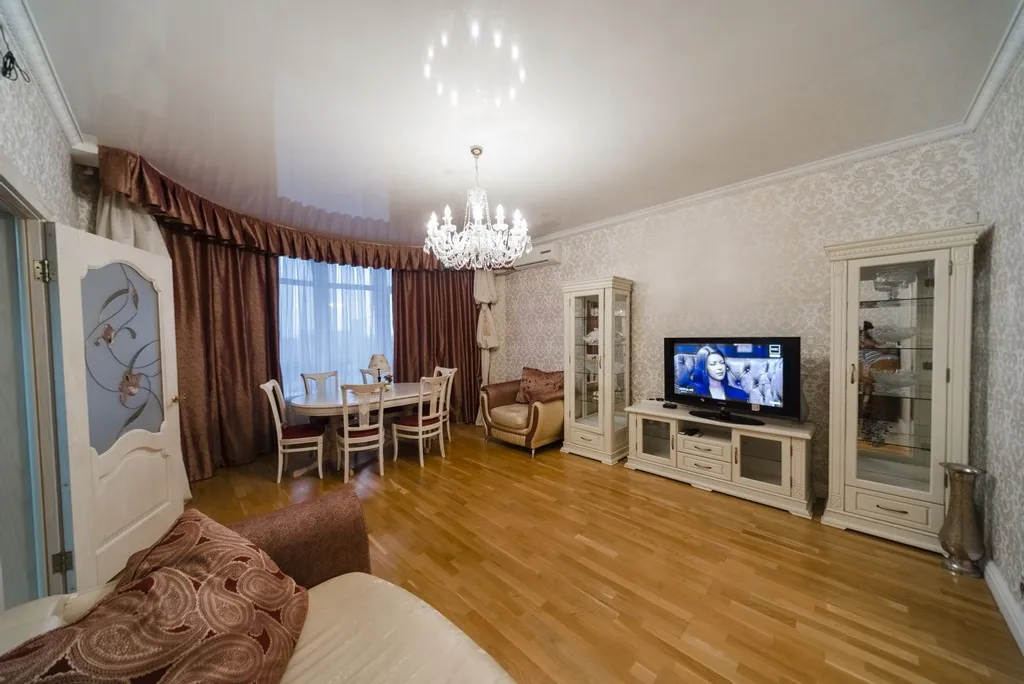 4-комнатная квартира в центре рядом с ОГУ, ТЦ Восход