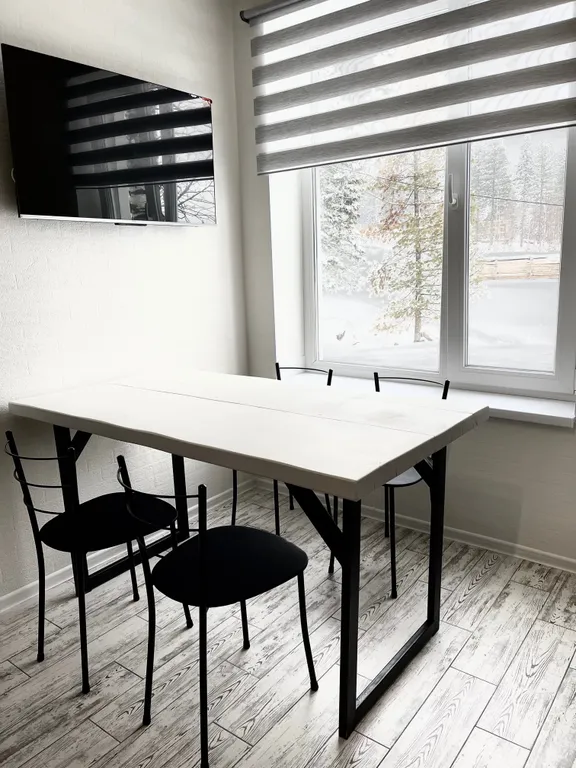 Уютный таун среди леса на 1-ой линии