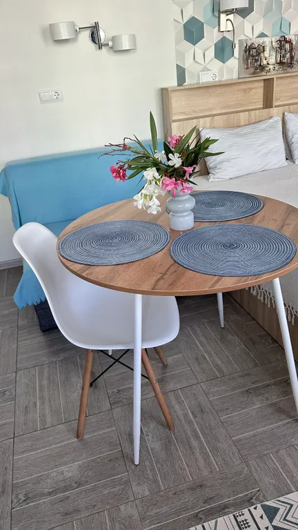 Студия с подогреваемым бассейном в клубном поселке