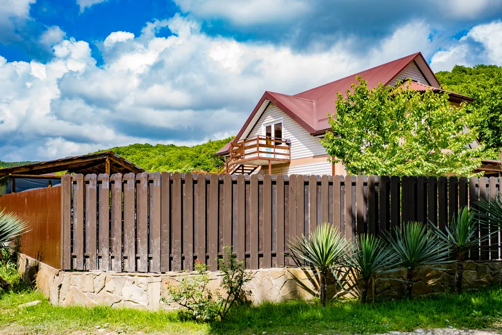 Коттедж Домик в лесу — Пляхо