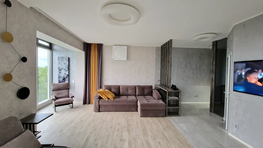 Апартамент с потрясающим видом, шумом и запахом моря