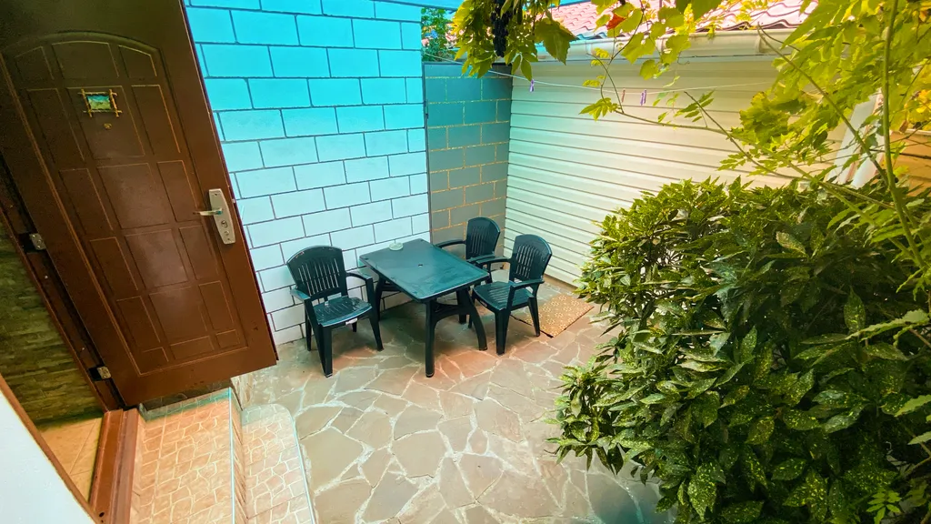 Виноградный дворик