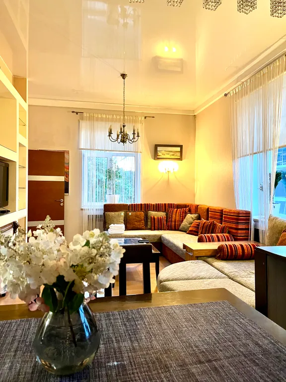 Двухкомнатная квартира в центре с закрытой парковкой